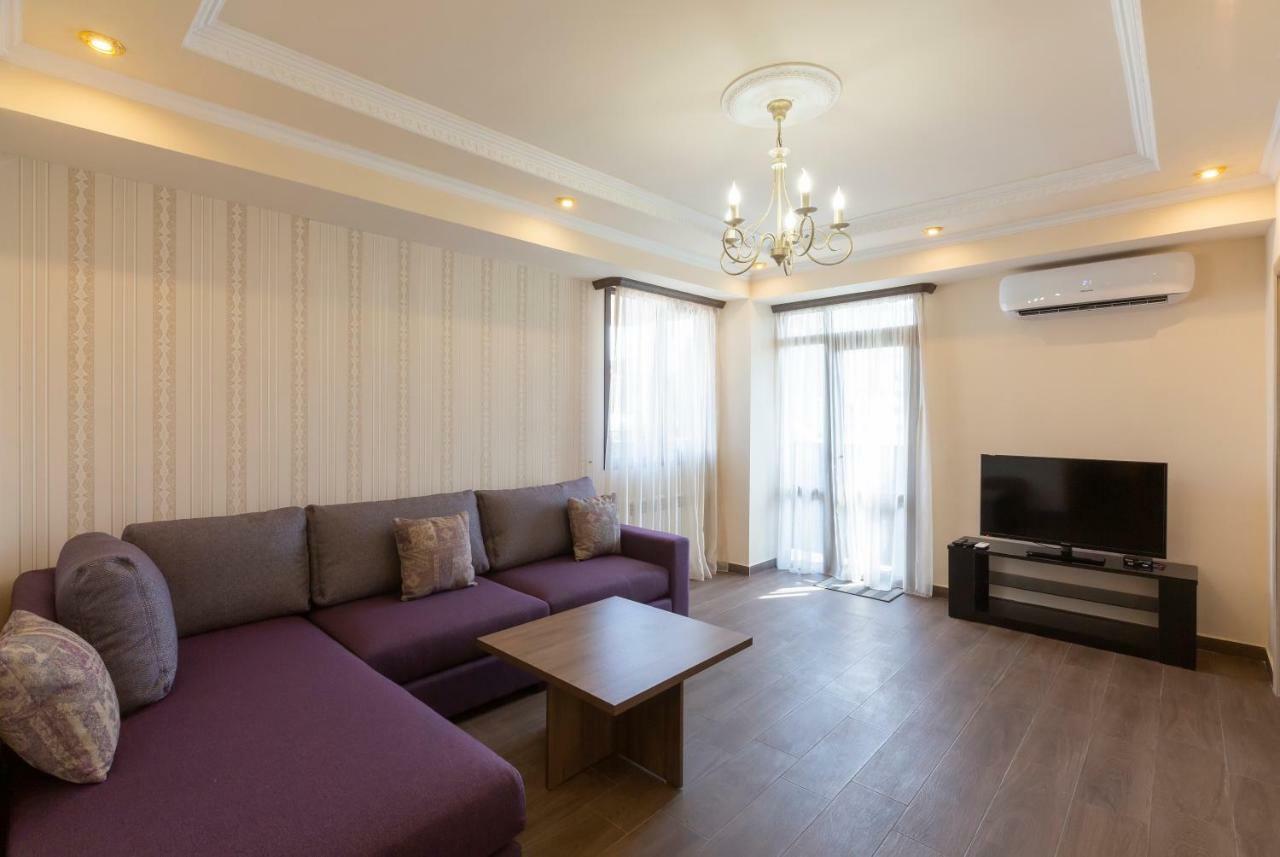 Umba Apartment N3 - Balcony And Mount Ararat View Yerevan Bagian luar foto