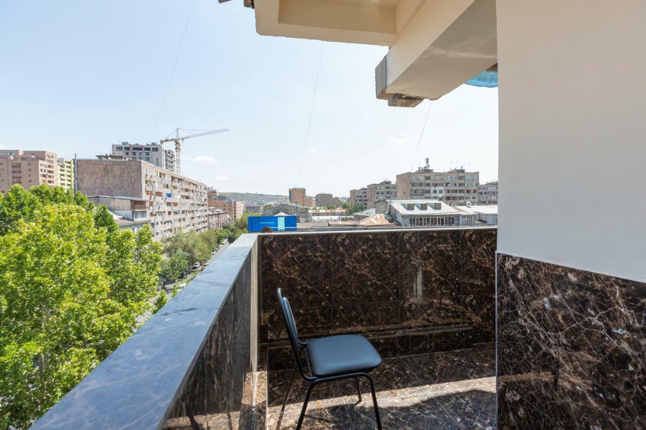 Umba Apartment N3 - Balcony And Mount Ararat View Yerevan Bagian luar foto