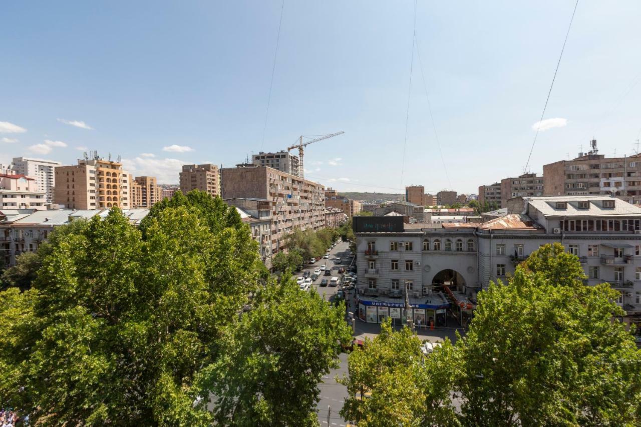 Umba Apartment N3 - Balcony And Mount Ararat View Yerevan Bagian luar foto