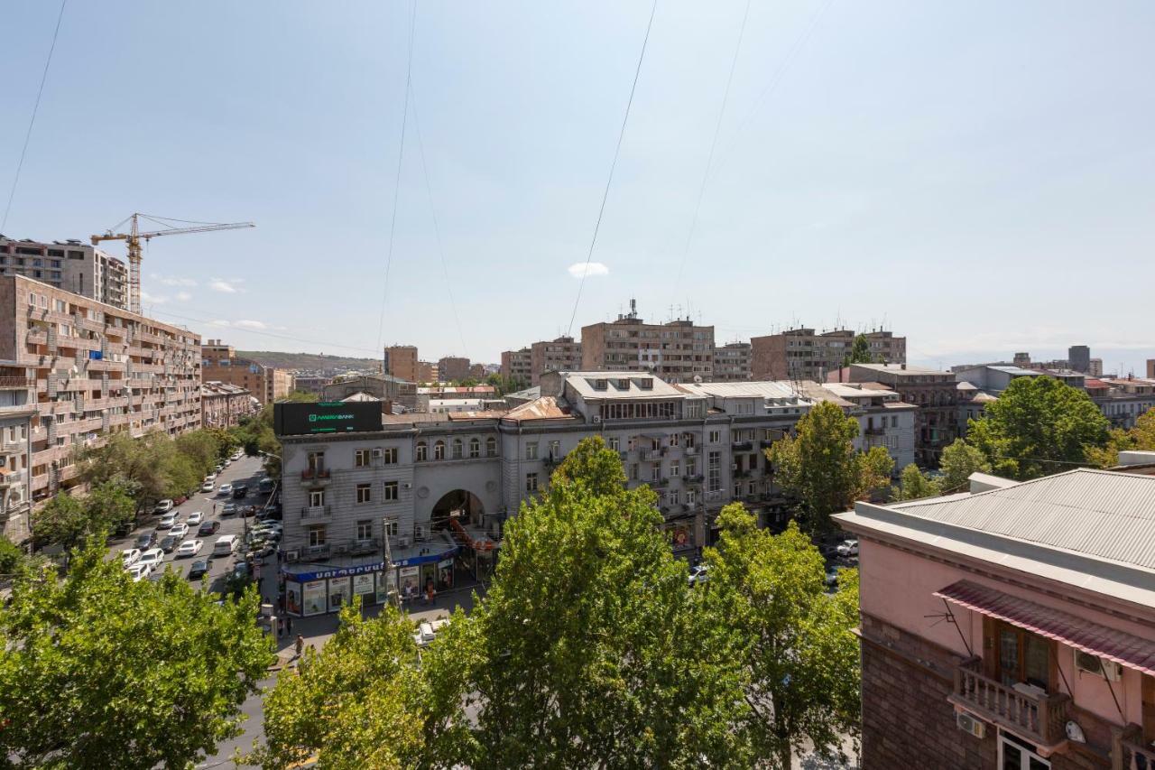 Umba Apartment N3 - Balcony And Mount Ararat View Yerevan Bagian luar foto